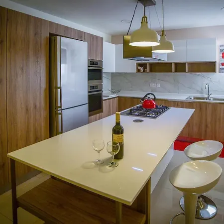 Sa10- Brand New Designer Apt With Spacious Terrace Apartment St. Paul's Bay