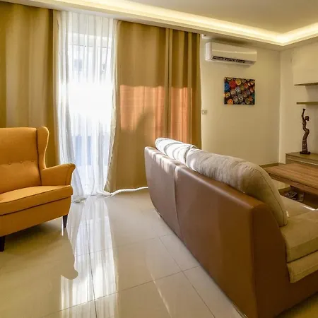 Sa10- Brand New Designer Apt With Spacious Terrace *