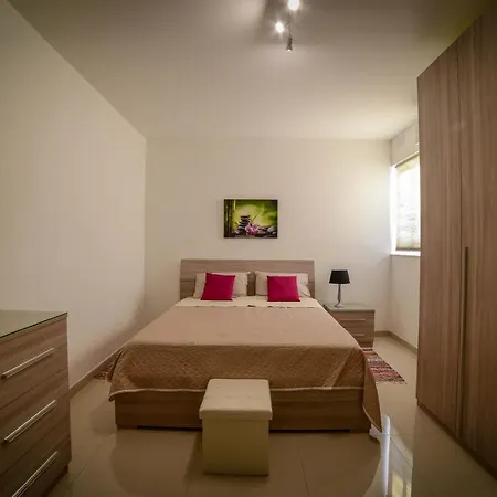 Apartment Sa10- Brand New Designer Apt With Spacious Terrace
