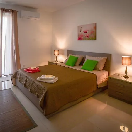 Sa10- Brand New Designer Apt With Spacious Terrace